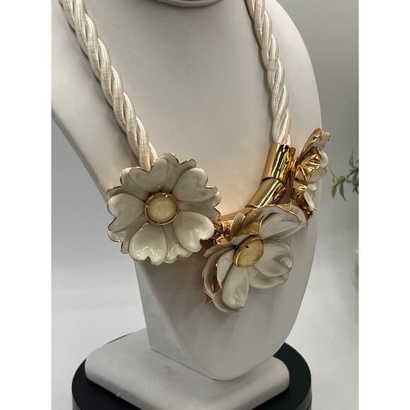 Kate Spade New York Bright Blossom White Flower 12k Plated Statement Necklace - Picture 3 of 12